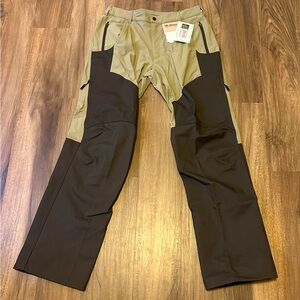 McAllisterer by Drake 
Upland Tech Pants